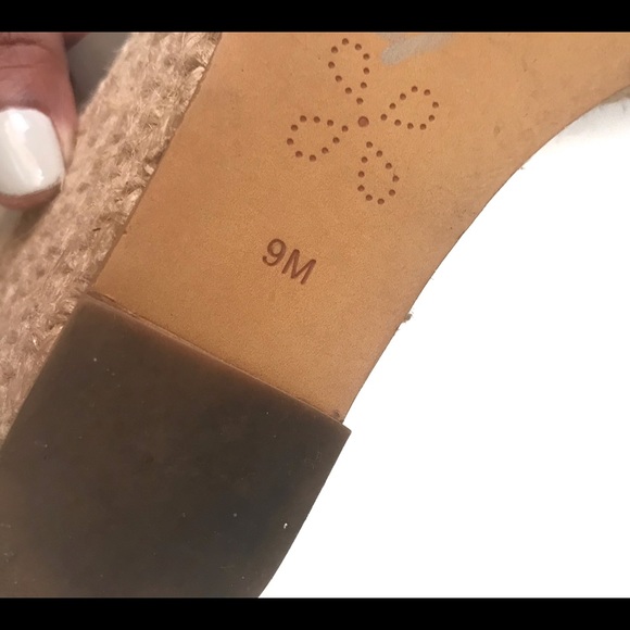 Caslon Wedges Size 9 - Picture 6 of 7